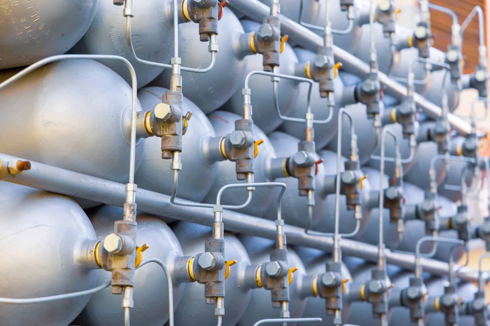 Why Battery Materials Need Inert-Gas Drying (N₂, O₂ < 500 ppm)